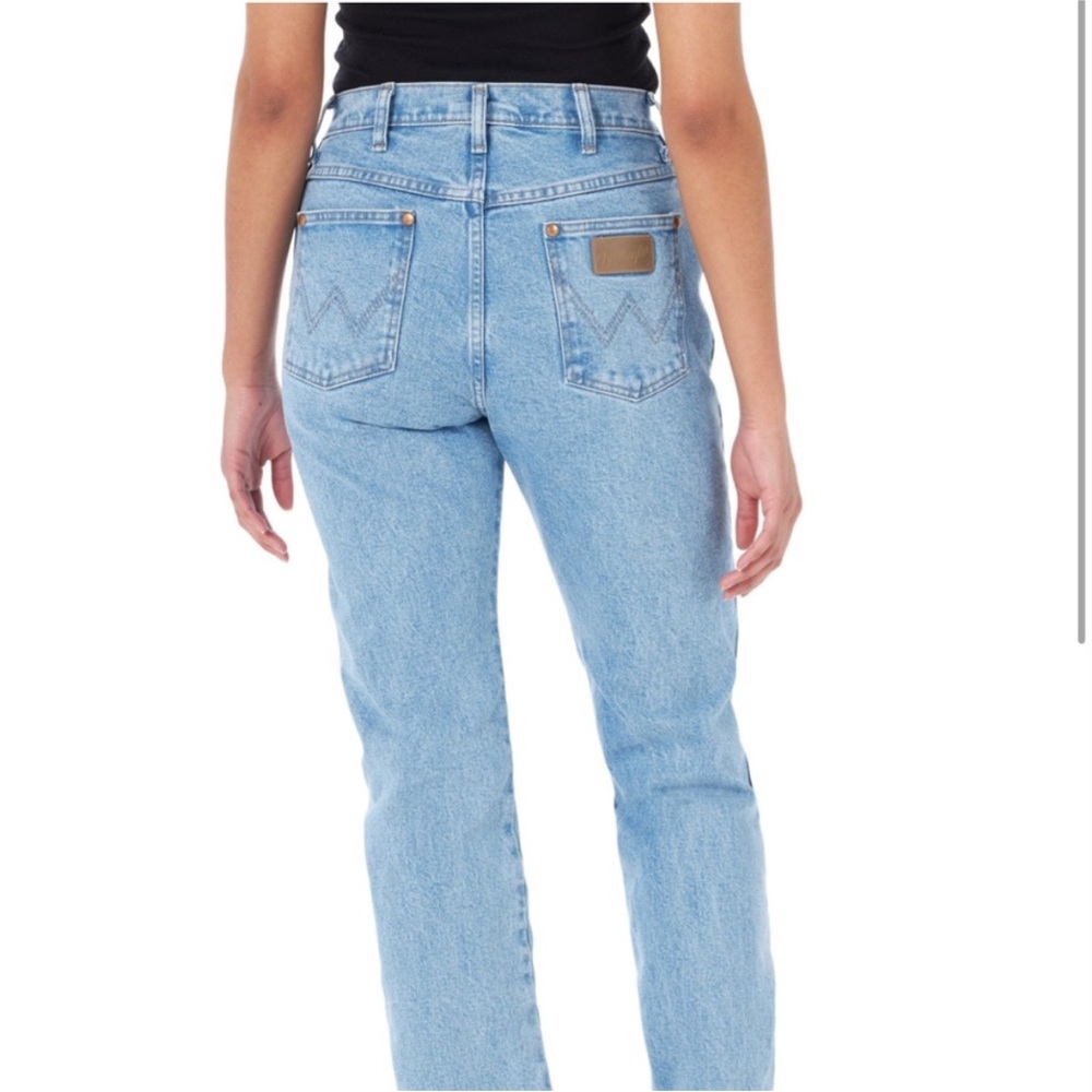 Wrangler Women's Light Blue Straight Leg Jeans